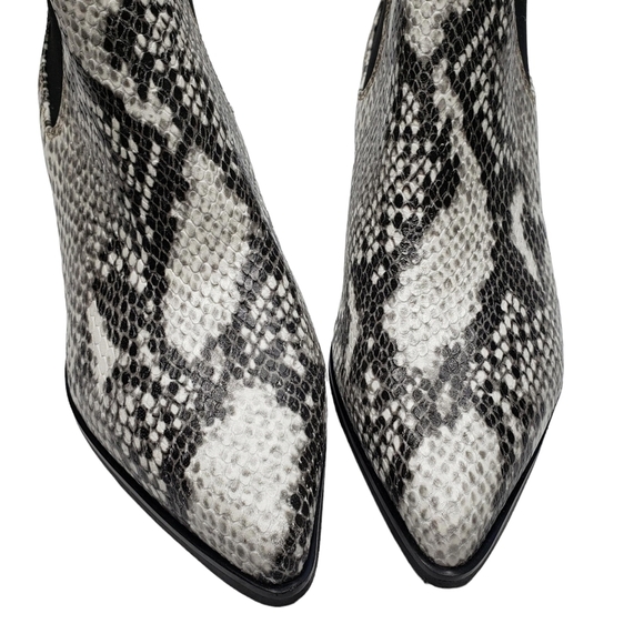 Blondo | NWOT Waterproof Leather Cream Snake Print Ankle Booties Women's 5.5 - Picture 2 of 14